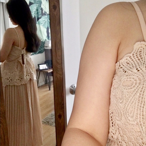 Self portrait style peplum pleated cream dress - Picture 4 of 8